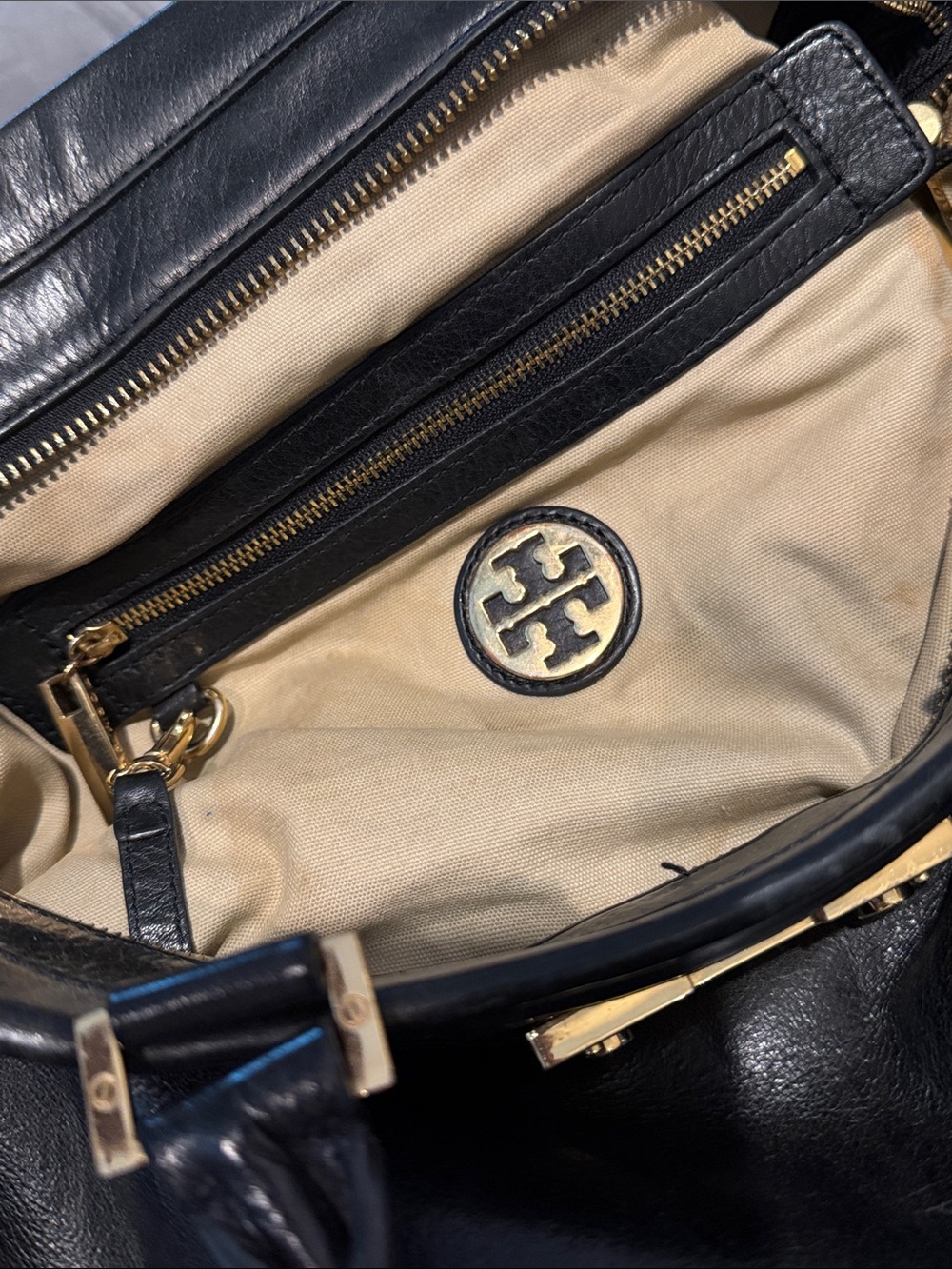 Tory Burch Black Leather Shoulder Bag with Gold Hardware Lock - Picture 4 of 6